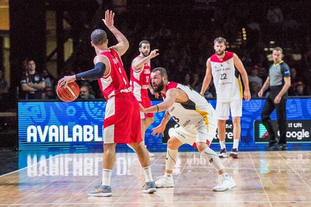 GER, Qualifikation Basketball WM 2019 Deutschland vs. Georgien 24.11.2017, Arena, Chemnitz, GER, Qualifikation Basketball WM 2019 Deutschland vs. Georgien, im Bild Bastian Doreth ( 13, Deutschland), Michael Dixon ( 3, Georgien),