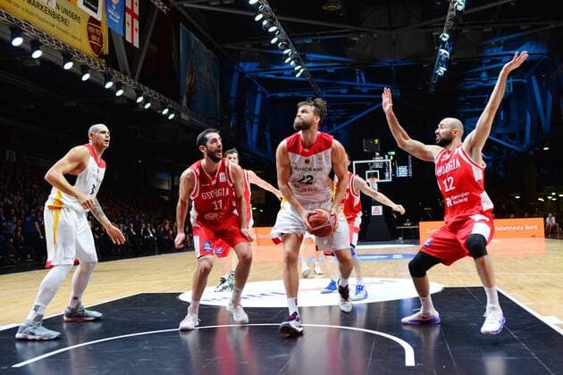 Danilo Barthel (Deutschland) am Ball, Levan Palsatsia (Georgien) re. und Manutschar Markoischwili (Georgien) 2.v.li., Deutschland vs. Georgien, Basketball, Qualifikation World Cup 2019, 24.11.2017, Chemnitz Copyright: xEibner-Pressefoto BertxHarzerx EP_BHR