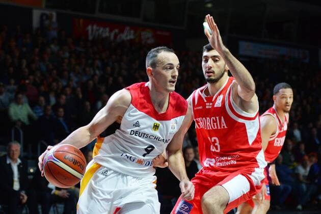 Karsten Tadda (Deutschland) li. und Beka Bekauri (Georgien) re., Deutschland vs. Georgien, Basketball, Qualifikation World Cup 2019, 24.11.2017, Chemnitz Copyright: xEibner-Pressefoto BertxHarzerx EP_BHR