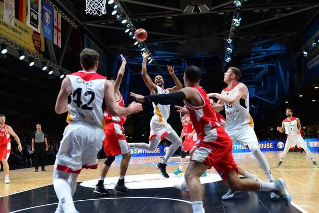 Bilder des Tages - SPORT Johannes Thiemann (Deutschland) Mitte beim Wurf, Deutschland vs. Georgien, Basketball, Qualifikation World Cup 2019, 24.11.2017, Chemnitz Copyright: xEibner-Pressefoto BertxHarzerx EP_BHR