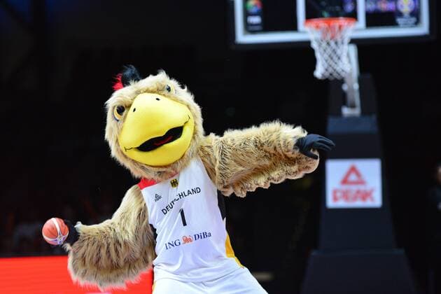 Bilder des Tages - SPORT DBB-Maskottchen ARNOLD, Deutschland vs. Georgien, Basketball, Qualifikation World Cup 2019, 24.11.2017, Chemnitz Copyright: xEibner-Pressefoto BertxHarzerx EP_BHR