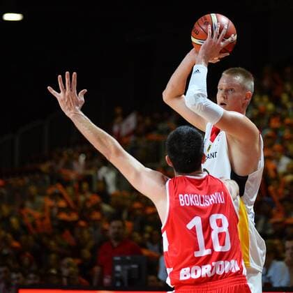 Merab Bokolishvili (Georgien) li. und Robin Benzing (Deutschland) re., Deutschland vs. Georgien, Basketball, Qualifikation World Cup 2019, 24.11.2017, Chemnitz Copyright: xEibner-Pressefoto BertxHarzerx EP_BHR