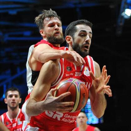 Mikhail Berischwili (Georgien) vorn und Danilo Barthel (Deutschland) hinten, Deutschland vs. Georgien, Basketball, Qualifikation World Cup 2019, 24.11.2017, Chemnitz Copyright: xEibner-Pressefoto BertxHarzerx EP_BHR