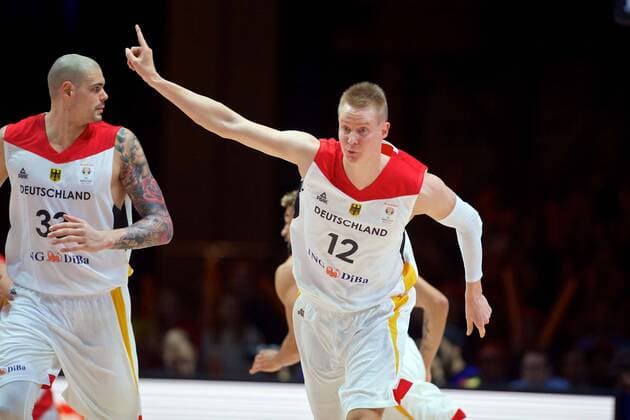 Basketball Chemnitz 24.11.2017 FIBA World Cup Qualifiers Europe WM Qualifikation Europa Deutschland (GER) - Georgien (GEO) Robin Benzing (Deutschland, No.12) Jubel