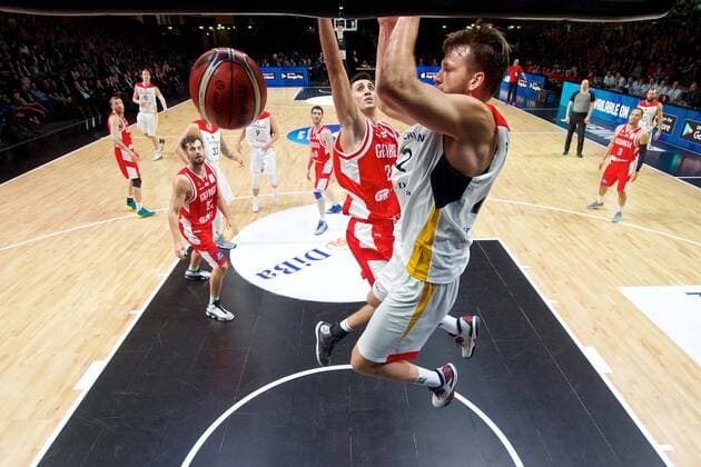 Basketball Chemnitz 24.11.2017 FIBA World Cup Qualifiers Europe WM Qualifikation Europa Deutschland (GER) - Georgien (GEO) Danilo Barthel (Deutschland, No.22) Akaki DVALISHVILI (Georgien, No.21)