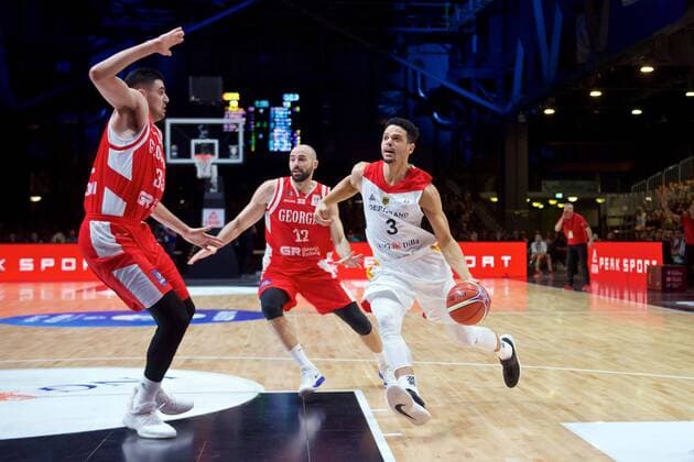 Basketball Chemnitz 24.11.2017 FIBA World Cup Qualifiers Europe WM Qualifikation Europa Deutschland (GER) - Georgien (GEO) Dominic Lockhart (Deutschland, No.03) Robin Benzing (Deutschland, No.12) Goga BITADZE (Georgien, No.35)