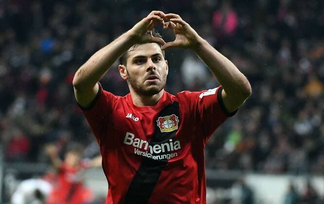 25.11.2017, xpsx, Fussball 1.Bundesliga, Eintracht Frankfurt - Bayer 04 Leverkusen, emspor v.l. celebrate the goal, Torjubel zum 0:1 für Leverkusen Torschütze Kevin Volland (Bayer Leverkusen) Frankfurt am Main *** 25 11 2017 xpsx Soccer 1 Bundesliga Eintracht Frankfurt Bayer 04 Leverkusen emspor v l celebrate the goal Torjubel to 0 1 for Leverkusen scorer Kevin Volland Bayer Leverkusen Frankfurt am Main