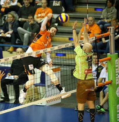 GER, 1.VBL, BR VOLLEYS VS. Herrsching 25.11.2017, Max Schmeling Halle, Berlin, GER, 1.VBL, BR VOLLEYS VS. Herrsching, im Bild Steven Marshall (BR Volleys 2), Michal Sladecek (Herrsching 12)
