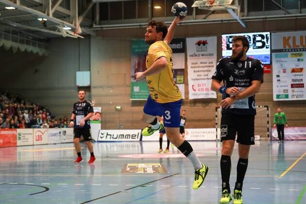 Lübeck, 25. November 2017 Handball, Saison 2017 2018, 2. Bundesliga, VfL Lübeck-Schwartau - HSG Konstanz: Wurf von Schlaich, Fabian (HSG Konstanz)