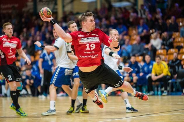 Luca de Boer 19 vom HSG Nordhorn Lingen beim Wurf waehrend der DKB Handball 2. Bundesliga Begegnung zwischen Dessau-Rosslauer HV 06 und HSG Nordhorn-Lingen in der Anhalt Arena am November 25, 2017 in Bauhausstadt Dessau, Sachsen Anhalt, Germany (Foto von Hartmut Boesener Eibner) Bauhausstadt Dessau Copyright: xEibner-Pressefoto HartmutxBoesenerx EP_BOE