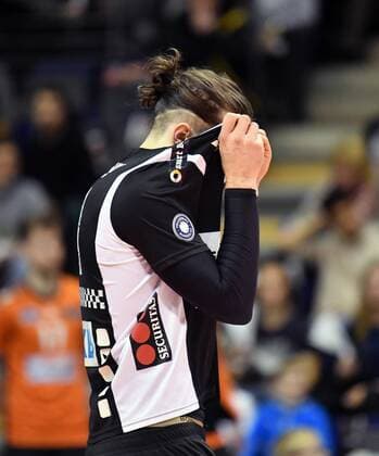 Luke Perry (BR Volleys), enttäuscht BR Volleys Berlin-TSV Herrsching Deutsche Volleyball Liga, DVV-Pokal, 2017 2018, Hauptrunde, Herren, Männer, Volleyball, Deutschland, Germany, Max-Schmeling-Halle Berlin, 25.11.2017