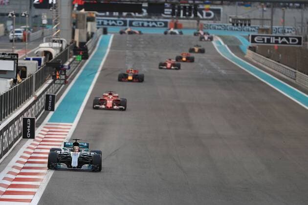 26th November 2017, Yas Marina Circuit, Abu Dhabi, UAE; Abu Dhabi Formula One Grand Prix, Sunday race day; Lewis Hamilton - Mercedes AMG Petronas F1 team chases down his team mate Bottas  ActionPlus11956567