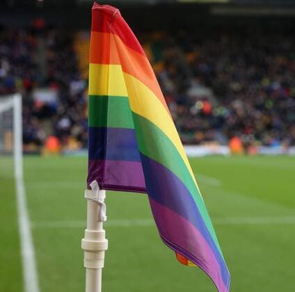 Fu?ball, England, LGBT Eckfahne in Norwich Norwich City v Preston North End Sky Bet Championship Rainbow corner flag before the Sky Bet Championship match at Carrow Road, Norwich Content Not Available For UK Newspapers Copyright: xPaulxChestertonx FIL-10997-0093