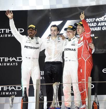 Sebastian Vettel (GER 5), Scuderia Ferrari, Lewis Hamilton (GB 44), Mercedes AMG Petronas Motorsport, Valtteri Bottas (FIN 77), Mercedes AMG Petronas Motorsport, Grosser Preis von ABU DHABI 2017, Rennen, Motorsport, Formel 1, 26.11.2017, ABU DHABI Copyright: xEIBNER JERRYxANDREx EP_JAE