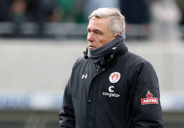 26.11.2017 - Fussball - Saison 2017 2018 - 2. Fussball - Bundesliga - 15. Spieltag: SpVgg Greuther Fürth ( Kleeblatt ) - FC St. Sankt Pauli Hamburg FCSP - DaMa - Olaf Janssen Janßen (Trainer FC St. Pauli ) enttäuscht Enttäuschung nach Spielende