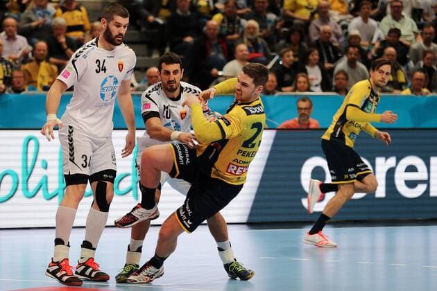 v.li.: Vuko Borozan (Skopje, 34), Ilija Abutovic (Skopje, 20), Hendrik Pekeler (RNL, 23), Aktion, Action, Spielszene, Handball, Champions League, Rhein-Neckar Löwen - HC Vardar Skopje,