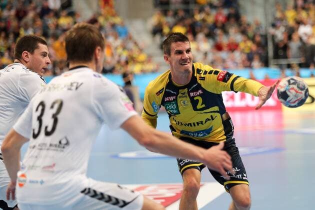 v.li.: Daniil Shishkarev (Skopje, 33), Andre Schmid (Andy Schmid, RNL, 2), Aktion, Action, Spielszene, Handball, Champions League, Rhein-Neckar Löwen - HC Vardar Skopje,