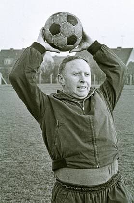 Ludwig Lachner Trainer beim VfL Wolfsburg - hier am 08.11.1965