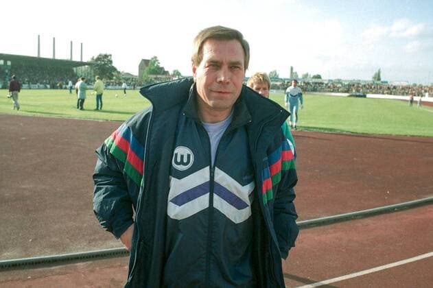 Ernst Menzel Trainer vom VfL Wolfsburg -hier aus Aufstiegsspiel zur 2. BL VfL WOB.- Remscheid am 22.05.1991.