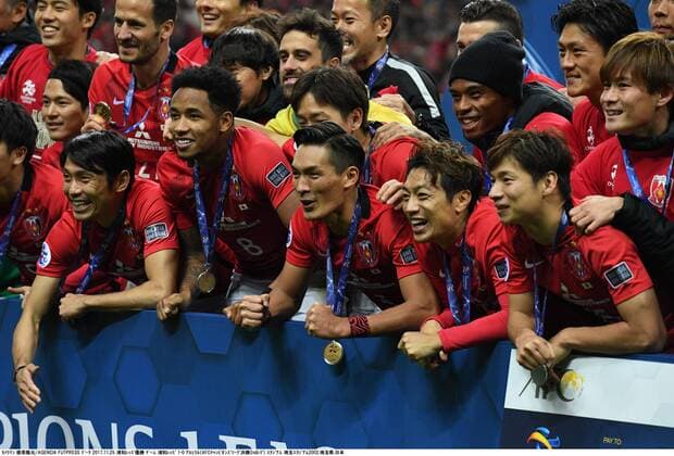 Urawa Reds team group Mannschaftsbild Totale NOVEMBER 25, 2017 - Football Soccer : Ryota Moriwaki, Rafael da Silva, Tomoaki Makino, Tsukasa Umesaki and Kazuki Nagasawa of Urawa Reds celebrate after winning the AFC Champions League Final 2nd leg match between Urawa Red Diamonds 1-0 Al-Hilal at Saitama Stadium 2002 in Saitama, Japan. Noxthirdxpartyxsales  (mmcb009119)