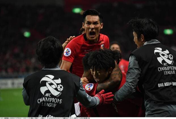 (L-R) Tomoaki Makino, Rafael da Silva, Yuki Muto (Reds), NOVEMBER 25, 2017 - Football Soccer : Rafael da Silva of Urawa Reds celebrates with his teammates after scoring the winning goal during the AFC Champions League Final 2nd leg match between Urawa Red Diamonds 1-0 Al-Hilal at Saitama Stadium 2002 in Saitama, Japan. Noxthirdxpartyxsales  (mmcb009130)