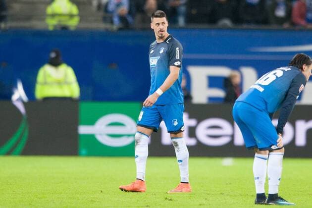 Sandro WAGNER (1899) ist frustriert, Frust, gefrustet, enttaeuscht, enttäuscht, Enttäuschung, Enttaeuschung, traurig, Fussball 1. Bundesliga, 13. Spieltag, Hamburger SV (HH) - TSG 1899 Hoffenheim (1899) 3:0, am 26.11.2017 in Hamburg Deutschland. Â
