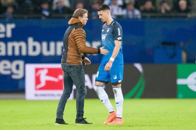 Trainer Julian NAGELSMANN (li., 1899) und Sandro WAGNER (1899) sind frustriert, Frust, gefrustet, enttaeuscht, enttäuscht, Enttäuschung, Enttaeuschung, traurig, Fussball 1. Bundesliga, 13. Spieltag, Hamburger SV (HH) - TSG 1899 Hoffenheim (1899) 3:0, am 26.11.2017 in Hamburg Deutschland. Â