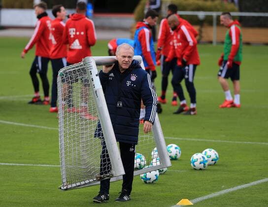 20171128, 1.BL, FC Bayern Training, Saebenerstrasse Fussball, im Bild: Hermann Gerland (FCB)