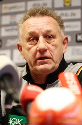 Frauen Handball WM PK Leipzig, 29.11.2017, Hotel Lindner, GERMANYHANDBALL2017 , Pressekonferenz des Deutschen Handballbundes zwei Tage vor der Handball Weltmeisterschaft der Frauen in Deutschland 2017. , Im Bild: Michael Biegler, Bundestrainer Frauen. ,
