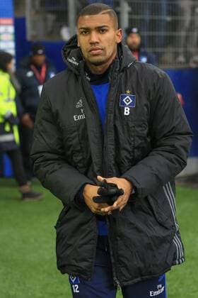 Deutschland, Hamburg , Volkspark Stadion, Fussball, 1. Bundesliga, Saison 2017 2018 , Hamburger SV - TSG 1899 Hoffenheim , Walace ( HSV ) auf dem Weg zur Ersatzbank