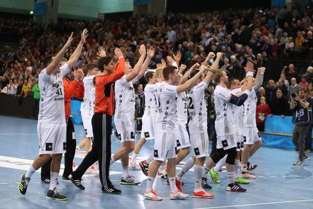 Bilder des Tages - SPORT SG Flensburg-Handewitt - THW Kiel, EHF Champions League; Flensburg, 29.11.17 Flensburg, 29.11.17, Handball, VELUX EHF Champions League, Saison 2017 2018, Gruppenphase, SG Flensburg-Handewitt - THW Kiel : Jubel nach Sieg bei Kiel