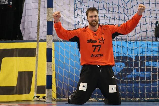 SG Flensburg-Handewitt - THW Kiel, EHF Champions League; Flensburg, 29.11.17 Flensburg, 29.11.17, Handball, VELUX EHF Champions League, Saison 2017 2018, Gruppenphase, SG Flensburg-Handewitt - THW Kiel : Jubel Freude über gehaltenen Ball bei Andreas Wolff (THW Kiel, 77)