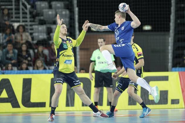 Zagreb, 29.11.2017. - Arena Zagreb hall, 2017 18 EHF Men s Champions League Group Phase. HC Prvo plinarsko drustvo (blue) - Rhein-Neckar Löwen (yellow) 30:26 Mario VUGLAC (74) vs PEKELER Hendrik (23) 