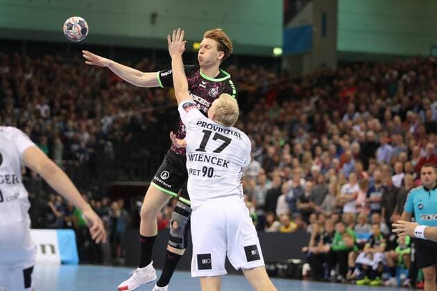 Simon Jeppsson (SG Flensburg-Handewitt, 17), Patrick Wiencek (THW Kiel, 17) Flensburg Schleswig-Holstein Deustchland Flens-Arena Copyright: xAgentur54Gradx xSpeedphotosx