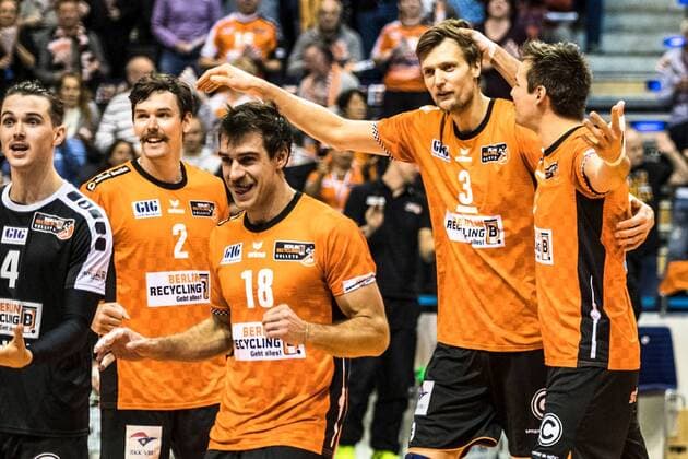 29.11.17 BRV-Alpenvolleys Haching, 1. Bundesliga, Volleyball, Männer, Saison 2017 18 Bild: Freude bei den Berlinern