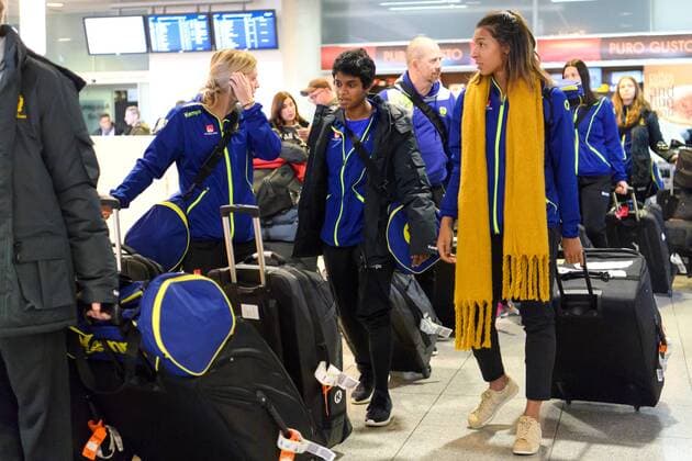 Handball, WM, Damen, Ankunft Schweden 171130 Sverige Nathalie Hagman Loui Sand och Jamina Roberts anländer till Tyskland den 30 november 2017 i Stuttgart. Copyright: CARLxSANDIN BB171130CS007