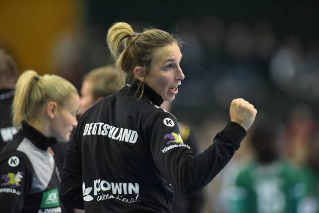Angie Geschke (GER 26) beim Spiel Deutschland (GER) vs Kamerun (CMR), Handball, Frauen, Weltmeisterschaft, Leipzig, 01.12.2017 Leipzig Copyright: xModlax Eibner-Pressefotox EP_cma