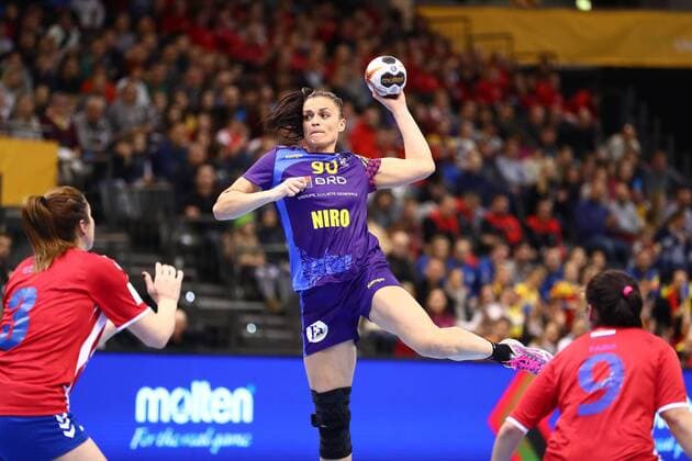 Ana Maria Dragut (Rumaenien), Rumaenien vs Paraguay, IHF Frauen Handball Weltmeisterschaft, 02.12.2017, Fotograf Neis Eibner Trier Copyright: xNeisx Eibner-Pressefotox EP_ans