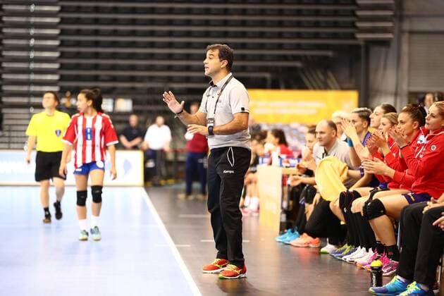 Ambrosio Jose Martin Cedres (Trainer Rumaenien), Rumaenien vs Paraguay, IHF Frauen Handball Weltmeisterschaft, 02.12.2017, Fotograf Neis Eibner Trier Copyright: xNeisx Eibner-Pressefotox EP_ans