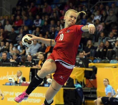 Tschechien vs. Argentinien Handball Frauen Weltmeisterschaft in Deutschland Saison 2017 2018 Bietigheim-Bissingen; EgeTrans Arena, 2.12.2017 MANÁKOVÁ Petra. Tschechien