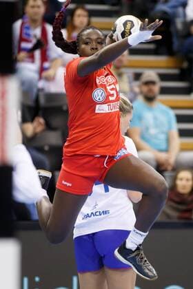 Oldenburg, Niedersachsen, DEU, 02.12.2017, Aya Ben Abdallah (Tunisia; Club: Club Africain TUN). Handball Weltmeiserschaft der Frauen Deutschland 2017. Vorrunde Gruppe C. Russia vs. Tunesia - Handball Weltmeiserschaft der Frauen Deutschland