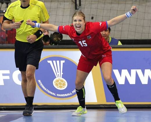 02.12.2017, Deutschland, Bietigheim, Handball Weltmeisterschaft der Frauen: Länderspiel Tschechien vs. Argentinien: Michaela Hrbkova (CZE) jubelt, Jubel