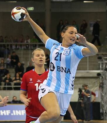 02.12.2017, Deutschland, Bietigheim, Handball Weltmeisterschaft der Frauen: Länderspiel Tschechien vs. Argentinien: Macarena Gandulfo (ARG)