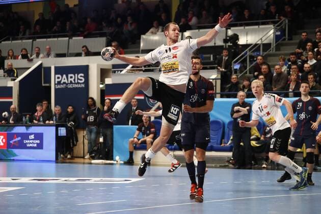 Simon Hald Jensen (Aalborg) HANDBALL : Velux EHF Champions League - Paris vs Aalborg - Paris - 02 12 2017 StephenCaillet Panoramic 