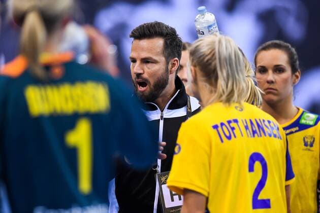 Handball, WM Damen, Schweden - Polen 171202 Sveriges förbundskapten Henrik Signell i matchen mellan Sverige och Polen under handbolls-VM den 2 december 2017 i Bietigheim Bissingen. Copyright: CARLxSANDIN BB171202CS027