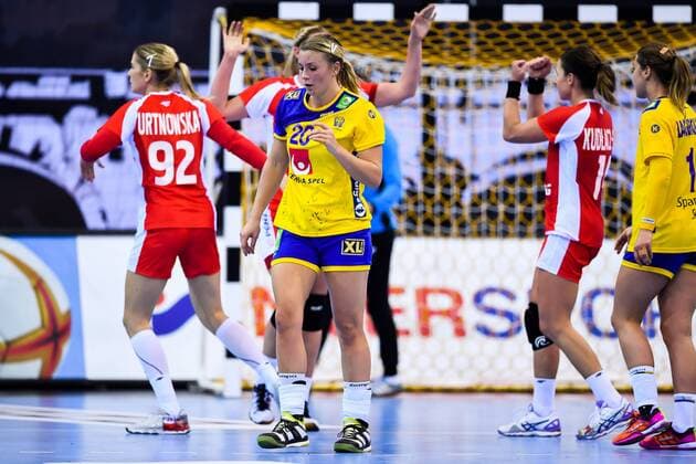 Handball, WM Damen, Schweden - Polen 171202 Sveriges Isabelle Gullden deppar i matchen mellan Sverige och Polen under handbolls-VM den 2 december 2017 i Bietigheim Bissingen. Copyright: CARLxSANDIN BB171202CS033