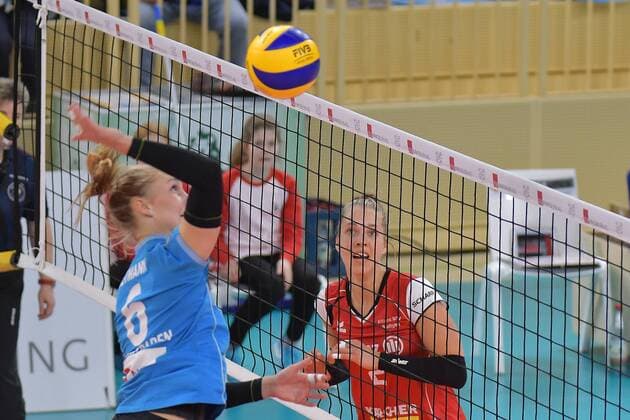 02.12.2017, xtkx, Volleyball Damen, VC Wiesbaden - Allianz MTV Stuttgart, emspor, v.l. vc16 , Femke Stoltenberg (Stuttgart) , Wiesbaden