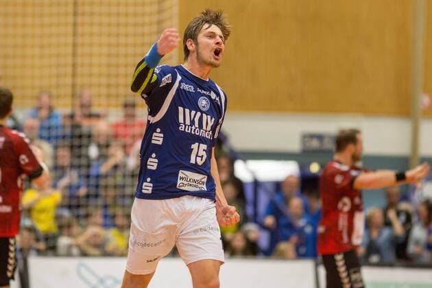 Torjubel von Milan Kotrc ( 15, Bergischer HC) Bergischer HC vs. VfL Lübeck-Schwartau, Handball, 2. Bundesliga, 02.12.17 Solingen NRW Deutschland Klingenhalle