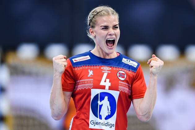 Handball, WM Damen, Norwegen - Ungarn 171202 Norges Veronica Egebakken Kristiansen jublar i matchen mellan Norge och Ungern under handbolls-VM den 2 december 2017 i Bietigheim Bissingen. Copyright: CARLxSANDIN BB171202CS079