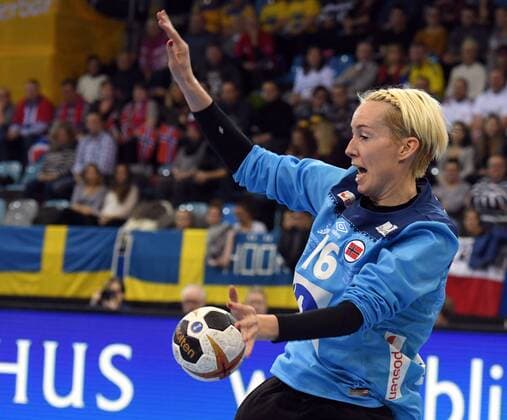 Handball, WM Damen, Norwegen - Ungarn Norwegen vs. Ungarn Handball Frauen Weltmeisterschaft in Deutschland Saison 2017 2018 Bietigheim-Bissingen; EgeTrans Arena, 2.12.2017 LUNDE Katrine, Norwegen